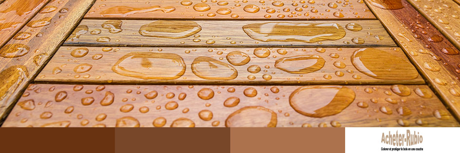 terrasse extérieur en bois humide